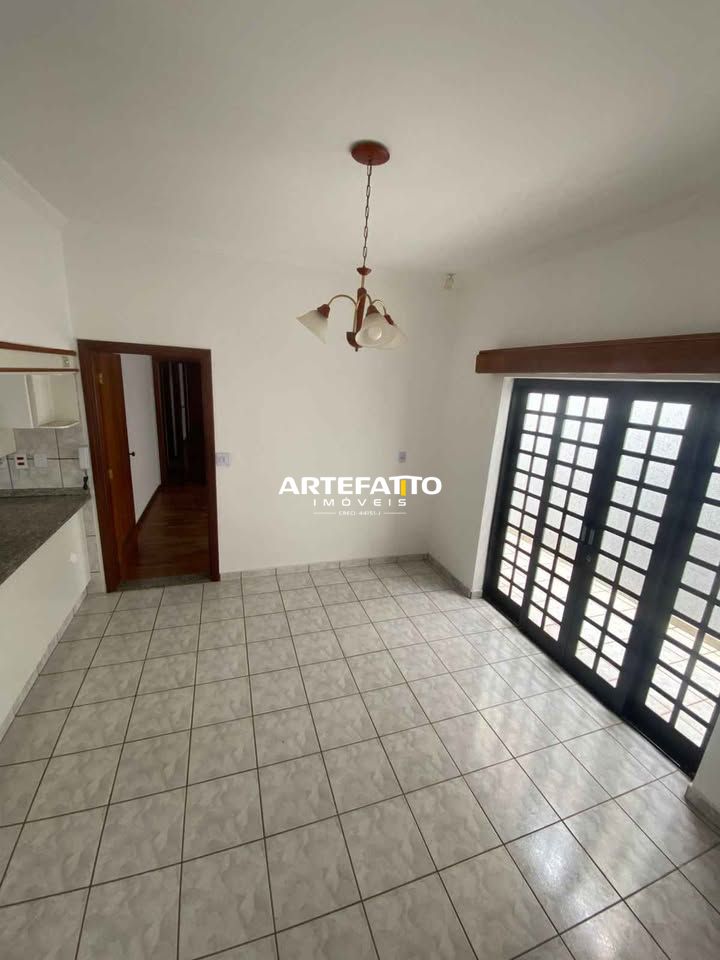  - Casa com 3 dormitórios na Vila Formosa