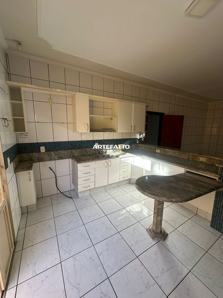 Casa à venda com 3 quartos, 192m² - Vila Santa Cruz,Franca 