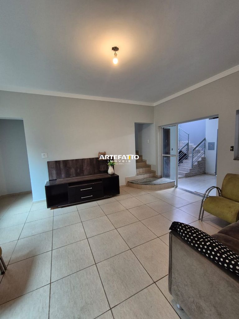 Casa à venda com 3 quartos, 227m² - Parque Franville,Franca 