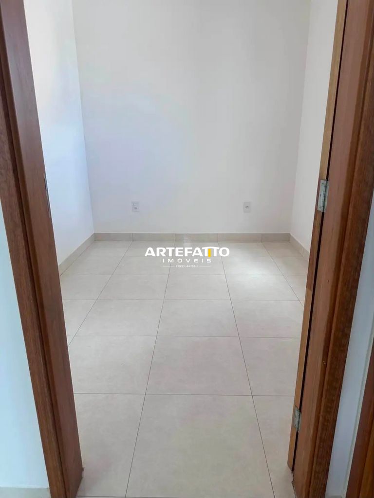  - Apartamento com 2 dormitórios no bairro Zanetti
