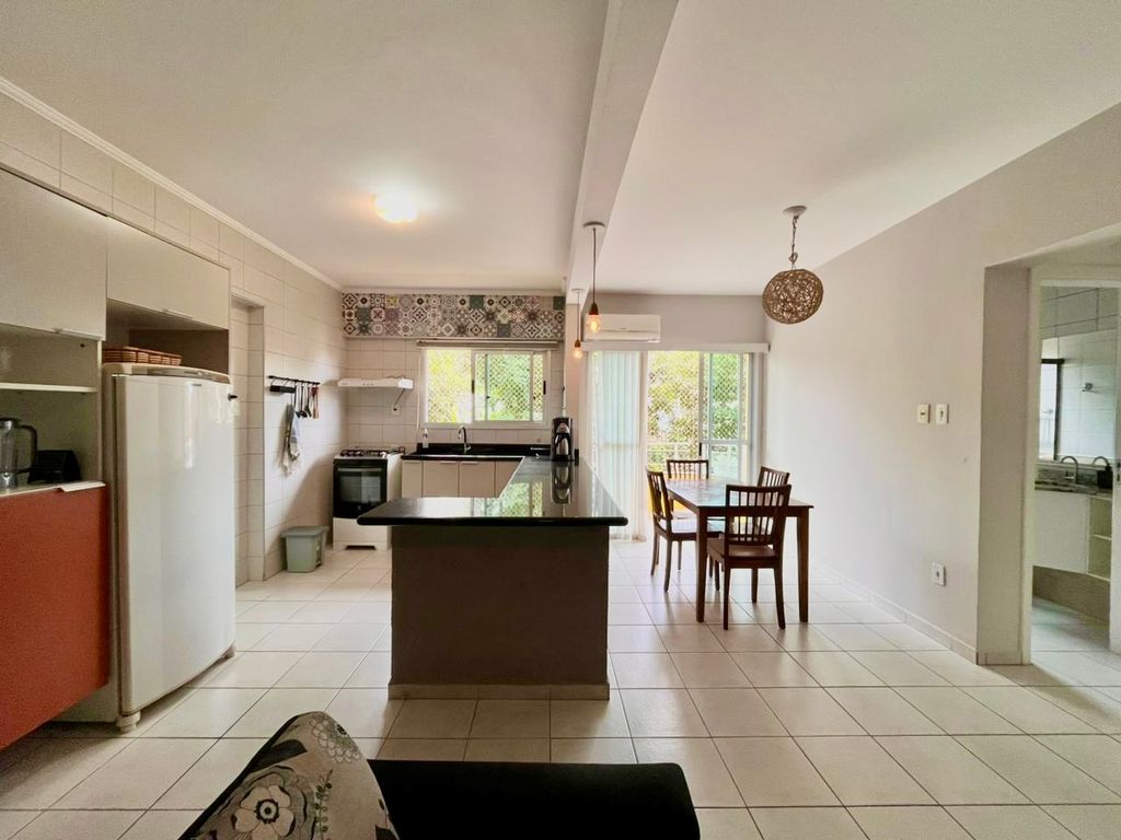  - Apartamento espaçoso com 2 dormitórios na Praia do Itaguá em Ubatuba