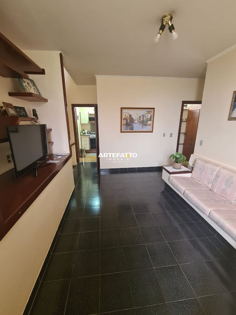  - Casa com 4 dormitórios no Centro de Franca