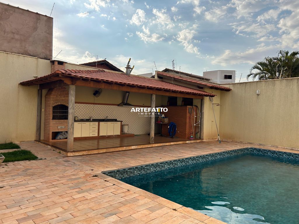 Casa à venda com 5 quartos, 369m² - Jardim Beatriz,Igarapava 