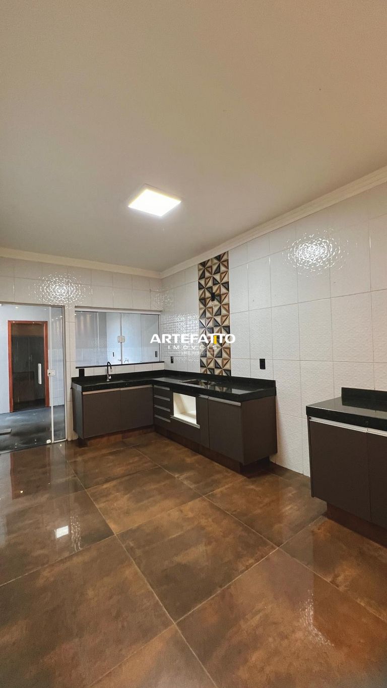  - VENDE-SE LINDA CASA JARDIM SIMÕES