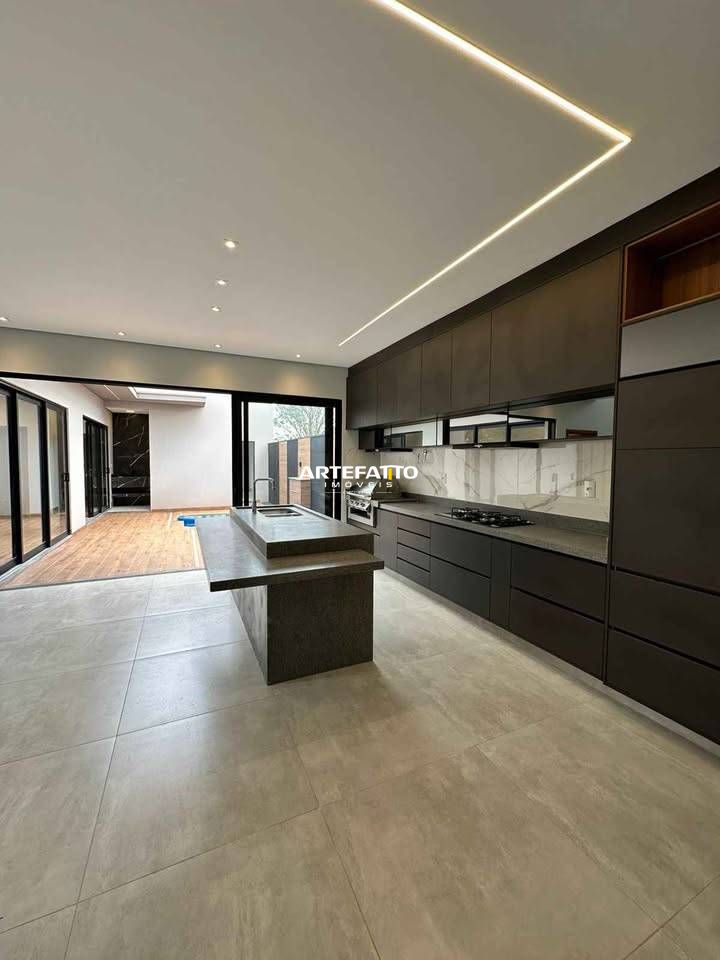  - Casa de condomínio à venda, no Villa Toscana, com 4 suítes.