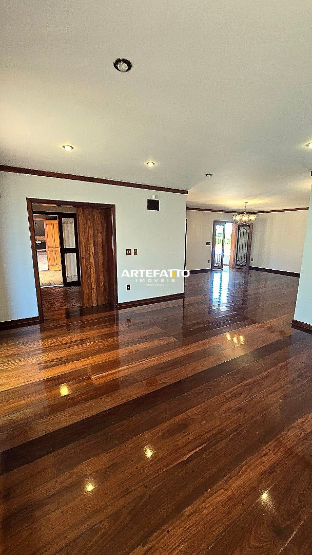  - Sobrado Comercial ou Residencial no bairro Vila Flores