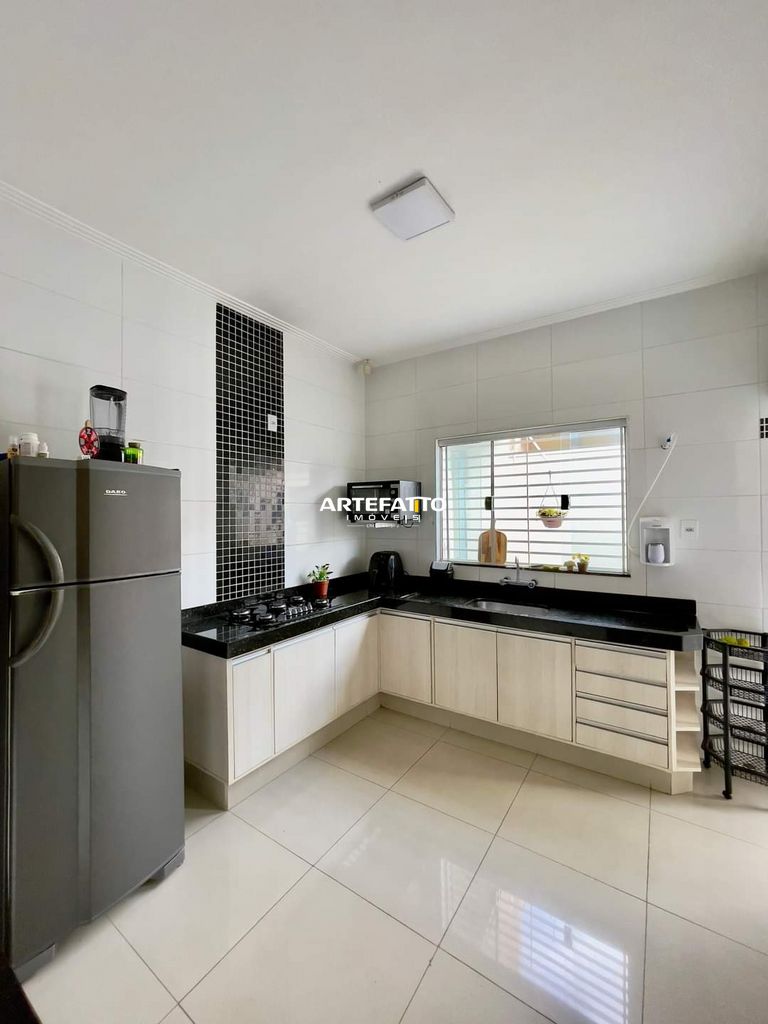  - Casa com 3 dormitórios no bairro Residencial Palermo em Franca/SP