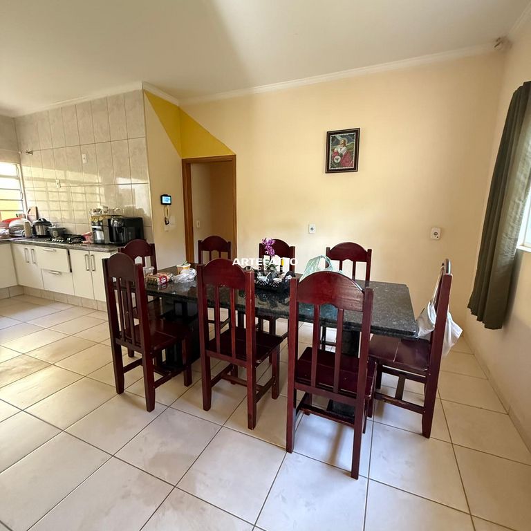 Casa à venda com 4 quartos, 200m² - Vila Exposição,Franca 