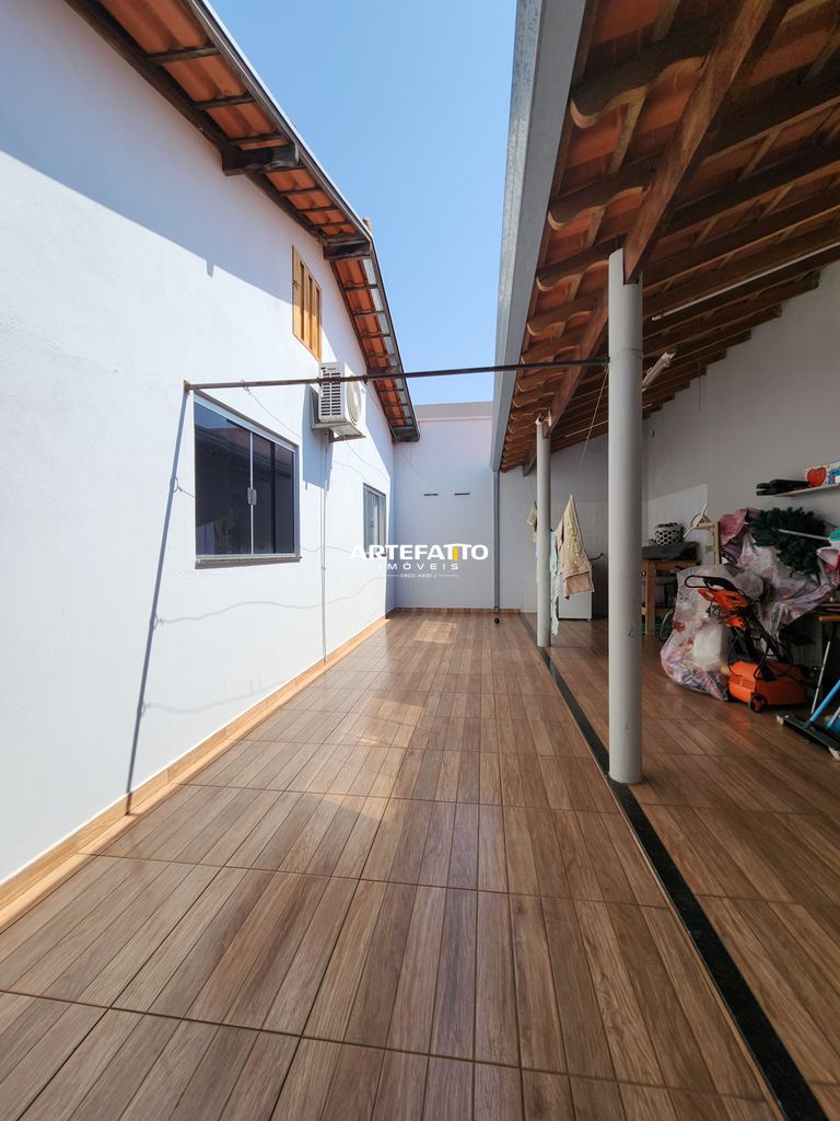 Casa à venda com 3 quartos, 220m² - Parque Vicente Leporace I,Franca 