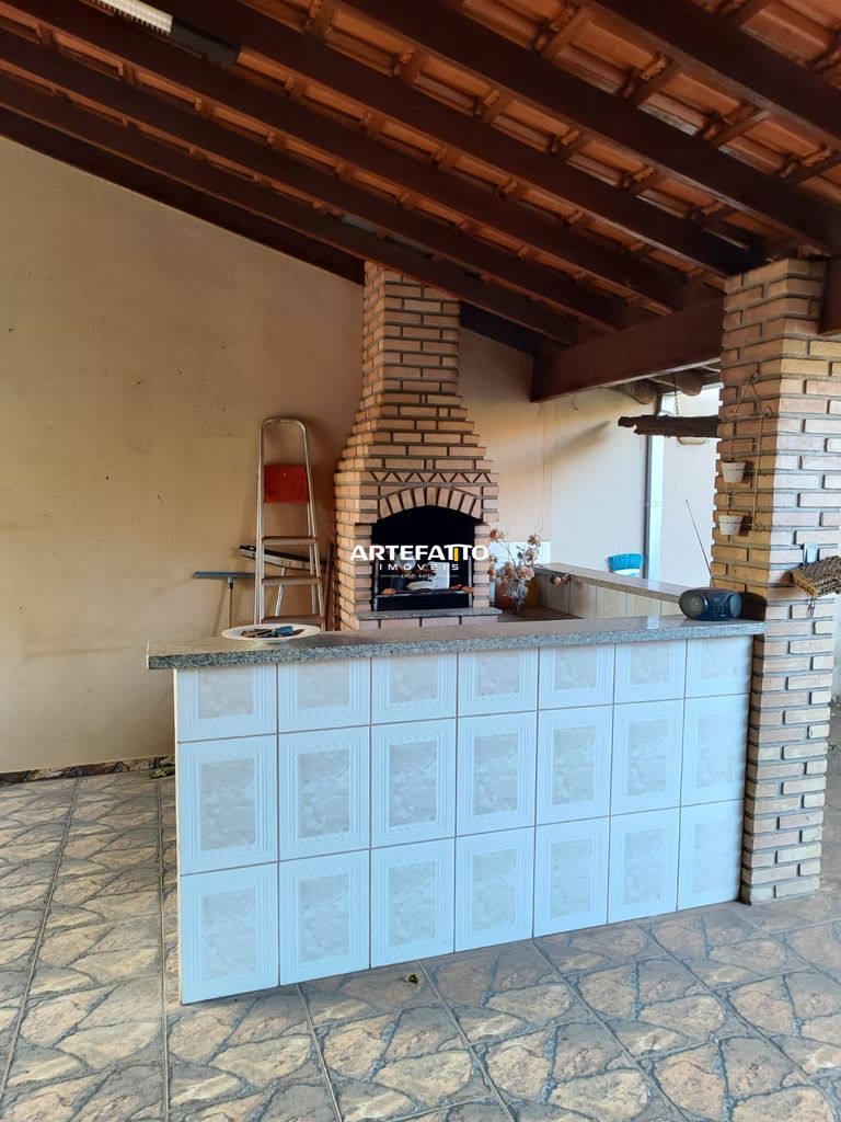  - Casa com 3 dormitórios no Centro em Neves Paulista/SP