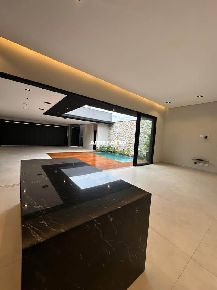  - Casa à venda em Franca, Jardim Santa Lúcia, com 3 suítes, 275m²