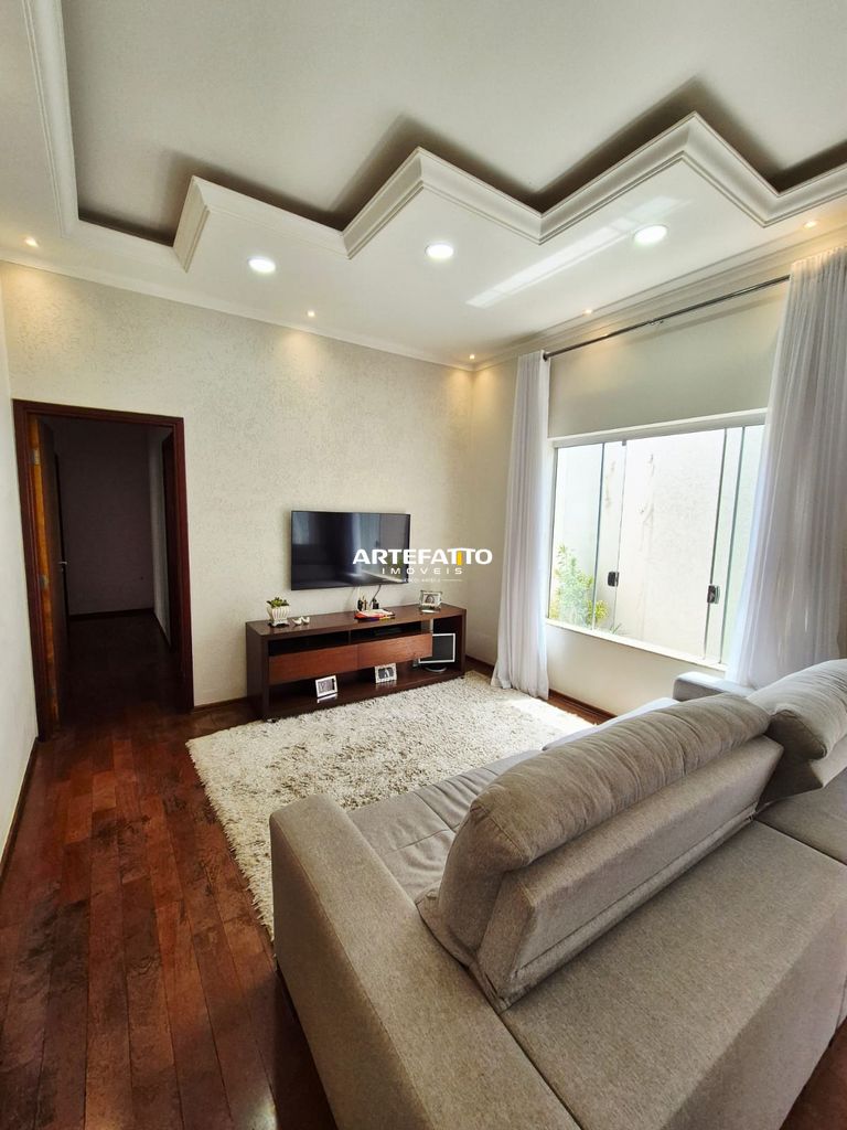 Casa à venda com 2 quartos, 100m² - Jardim Piratininga,Franca 