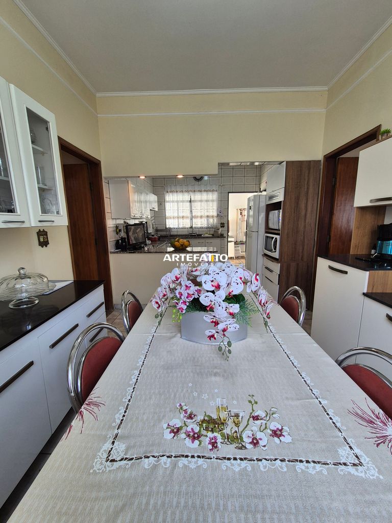 Casa à venda com 3 quartos, 172m² - Vila Santa Terezinha,Franca 