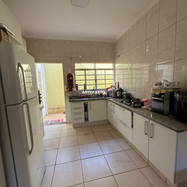 Casa à venda com 4 quartos, 200m² - Vila Exposição,Franca 