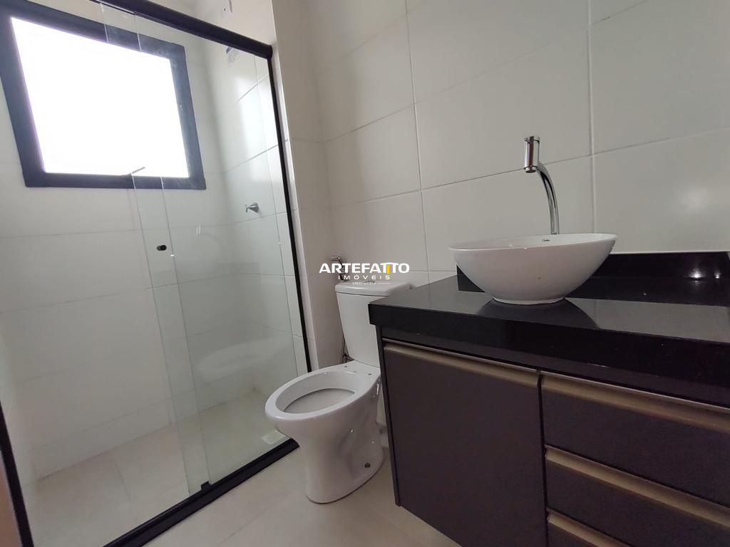  - Apartamento com 2 dormitórios na Vila Nicácio