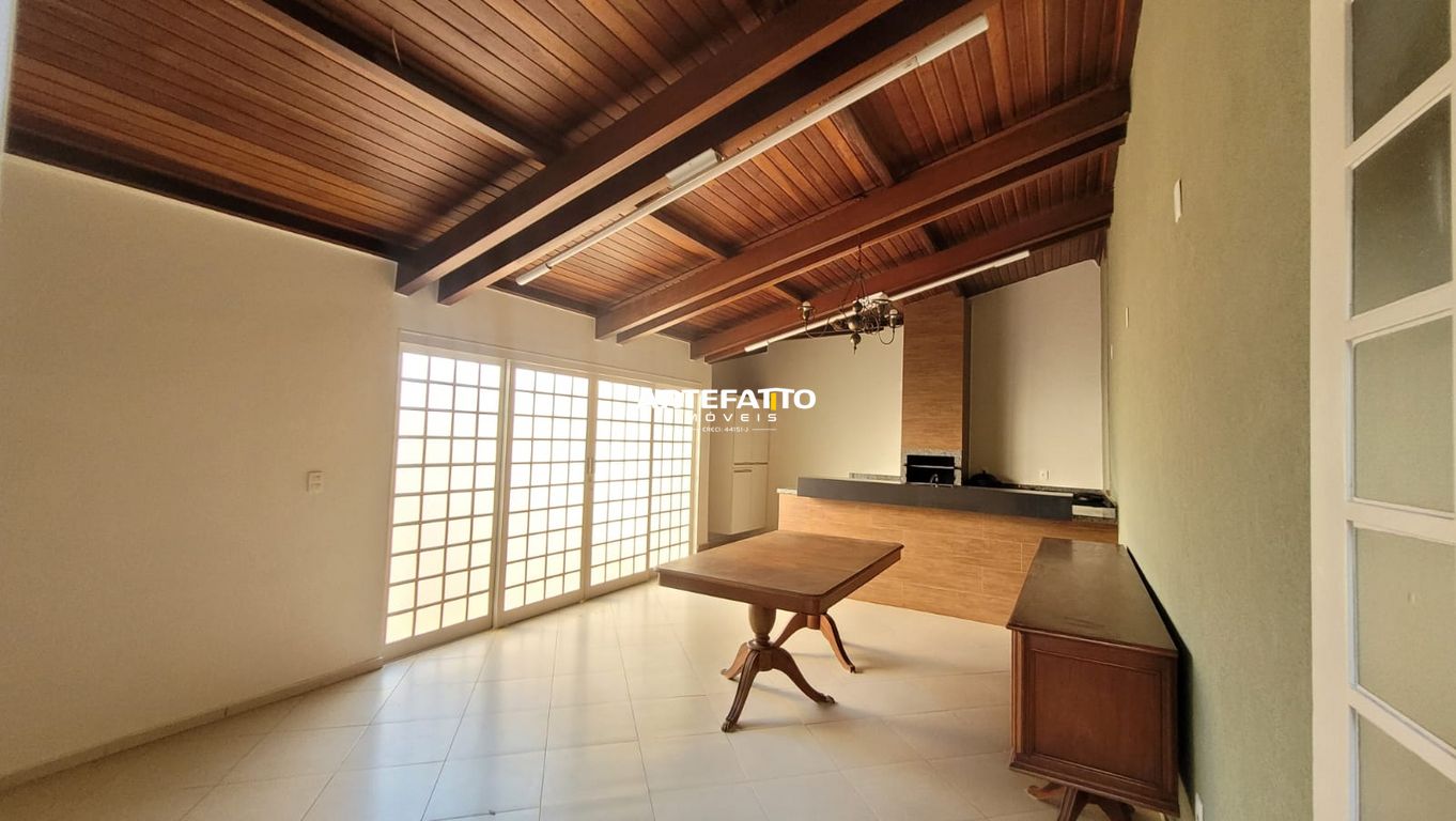  - Casa com 3 dormitórios no bairro Vila Marta