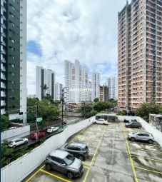  - 
				Alugo Apartamento com 3 Quartos e 3 banheiros
			