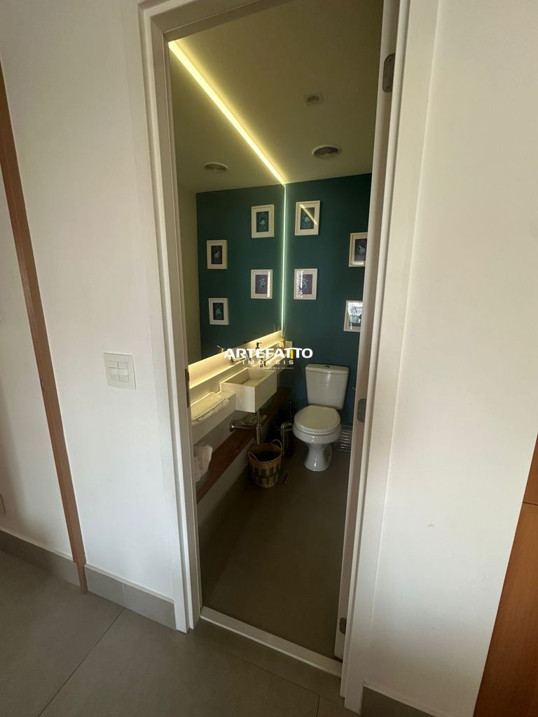  - 
				O apartamento, com 93m² , 2 quartos (podendo fazer 3) com , 2 vagas
			