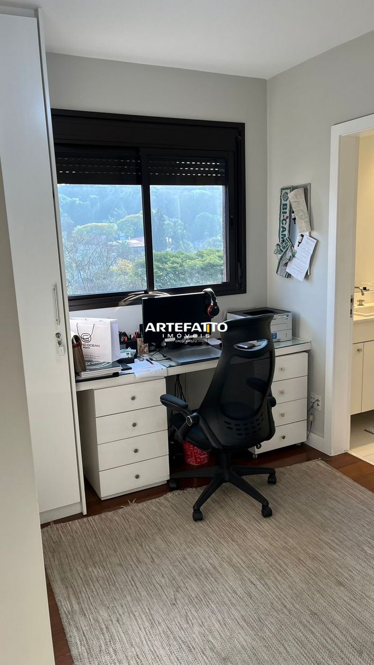  - 
				Apto 4 suítes , 4 vagas determinadas - 275m2
			