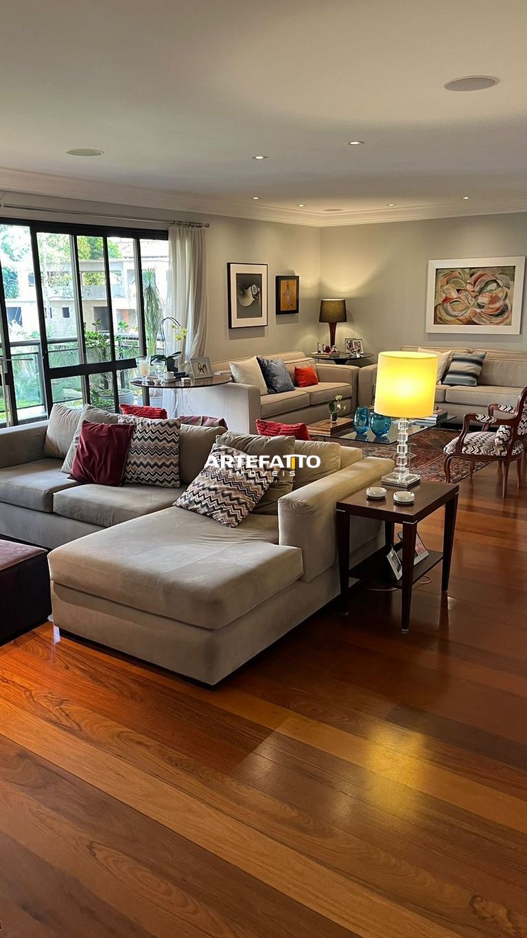 
				Apto 4 suítes , 4 vagas determinadas - 275m2
			 - Zbroker Imóveis