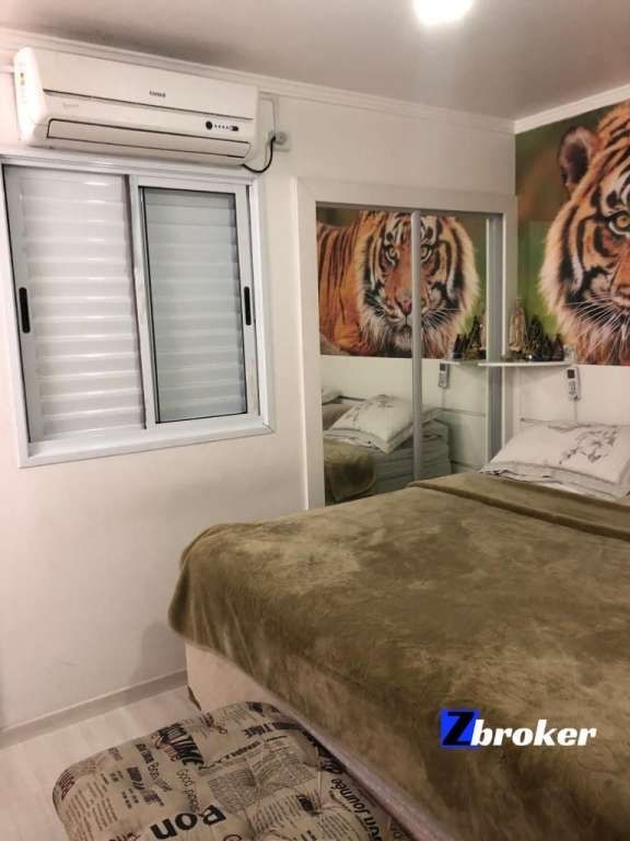  - 
				Cobertura com Piscina- Com 3 quartos (sendo 1 suite) com 108m2
			