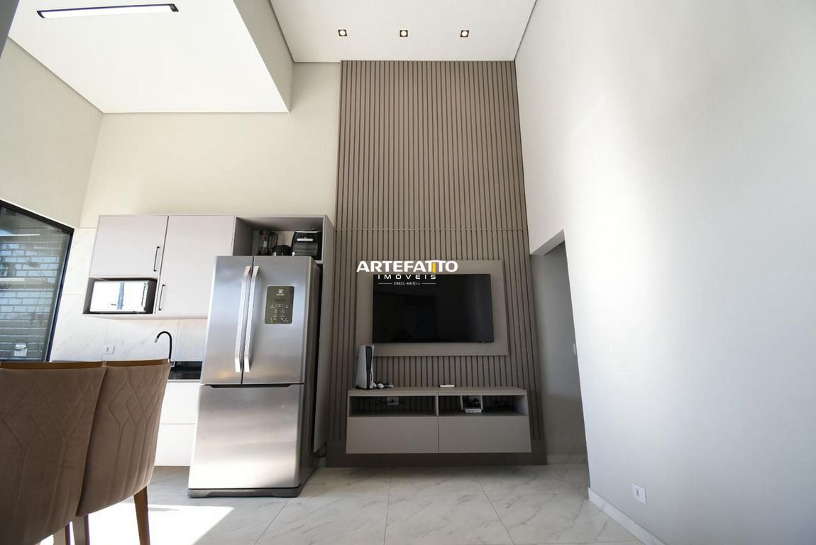  - 
				Oportunidade em Peruíbe – Casa com suíte e 3 vagas!
			