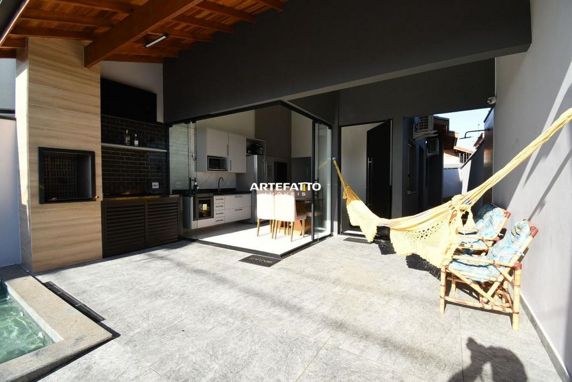 
				Oportunidade em Peruíbe – Casa com suíte e 3 vagas!
			 - Zbroker Imóveis