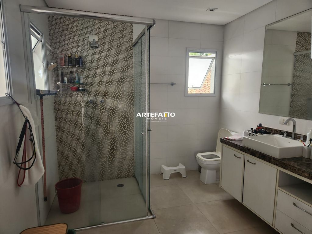  - Casa à Venda em Interlagos, São Paulo - SP