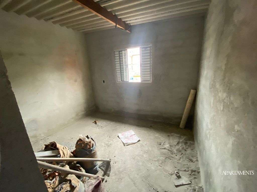  - 
				Terreno com 3 Casas com 3 vagas de carro e moto.
			