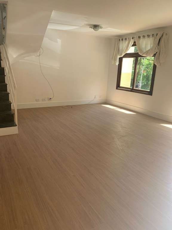 Sobrado à venda com 3 quartos, 180m² - Parque Munhoz,São Paulo 
