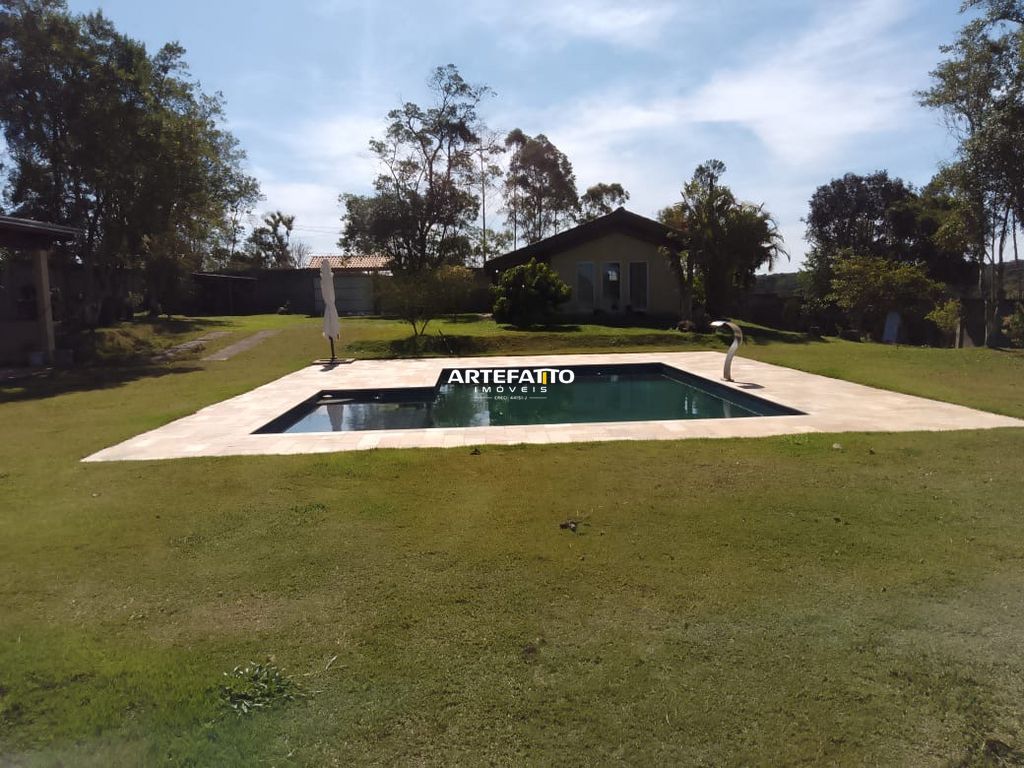 
				Sitio com Piscina - Todo Murado
			 - Zbroker Imóveis