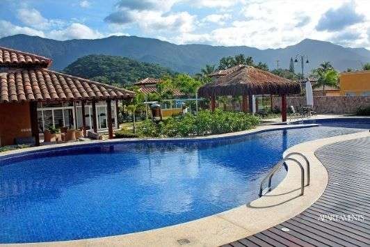 Casa à Venda em Massaguaçu, Caraguatatuba - SP - Zbroker Imóveis