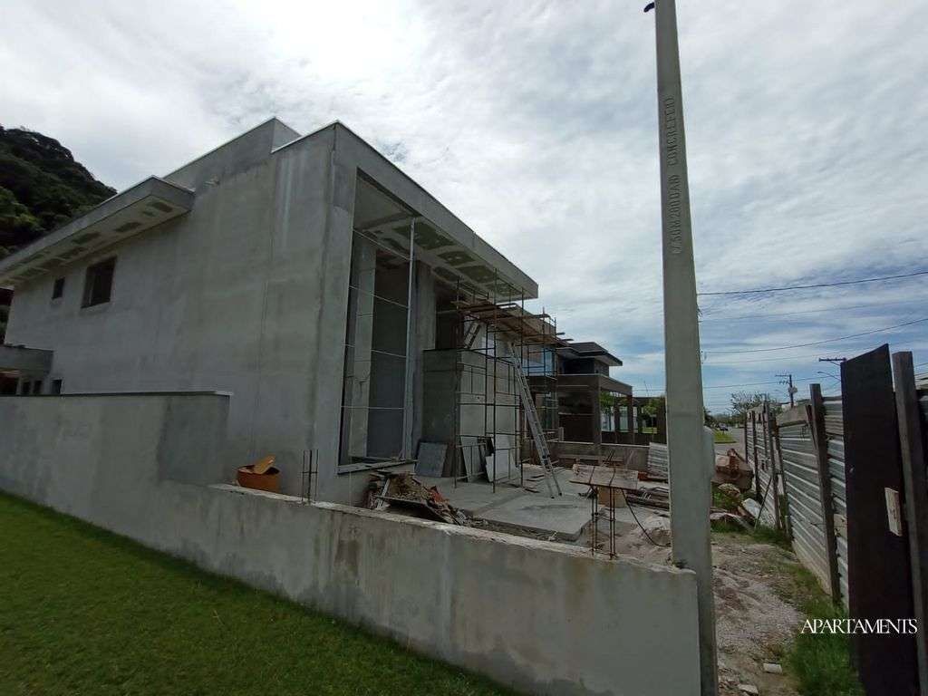  - Casa à Venda em Massaguaçu, Caraguatatuba - SP