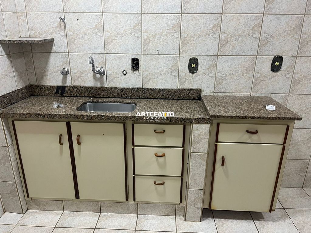  - 
				Apartamento com 2 dormitórios no Centro
			