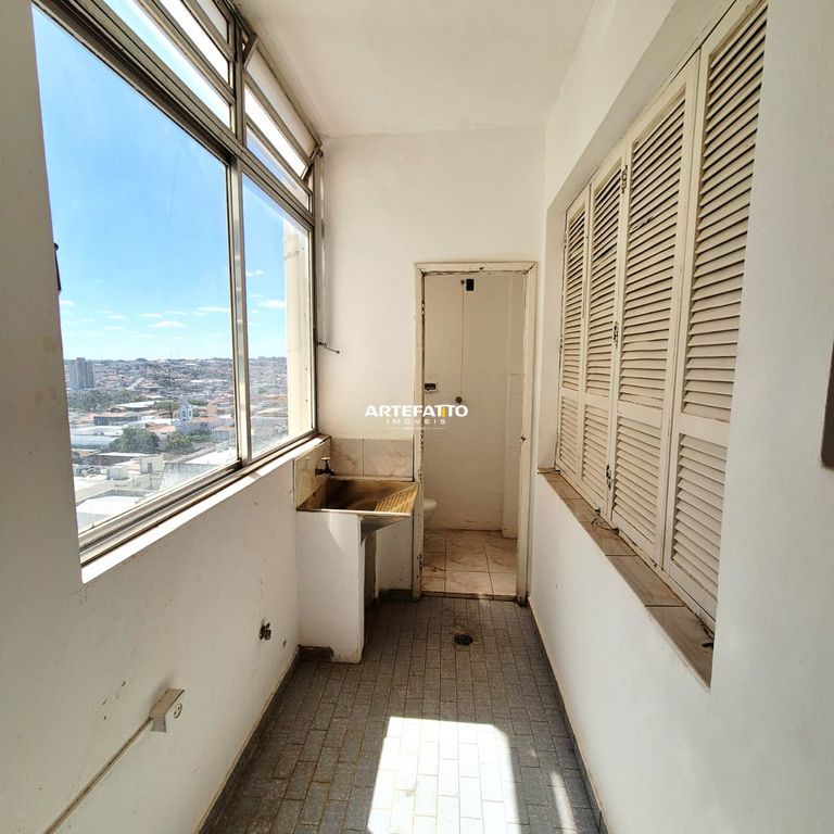  - 
				Apartamento com 2 dormitórios no Ed Franca do Imperador
			