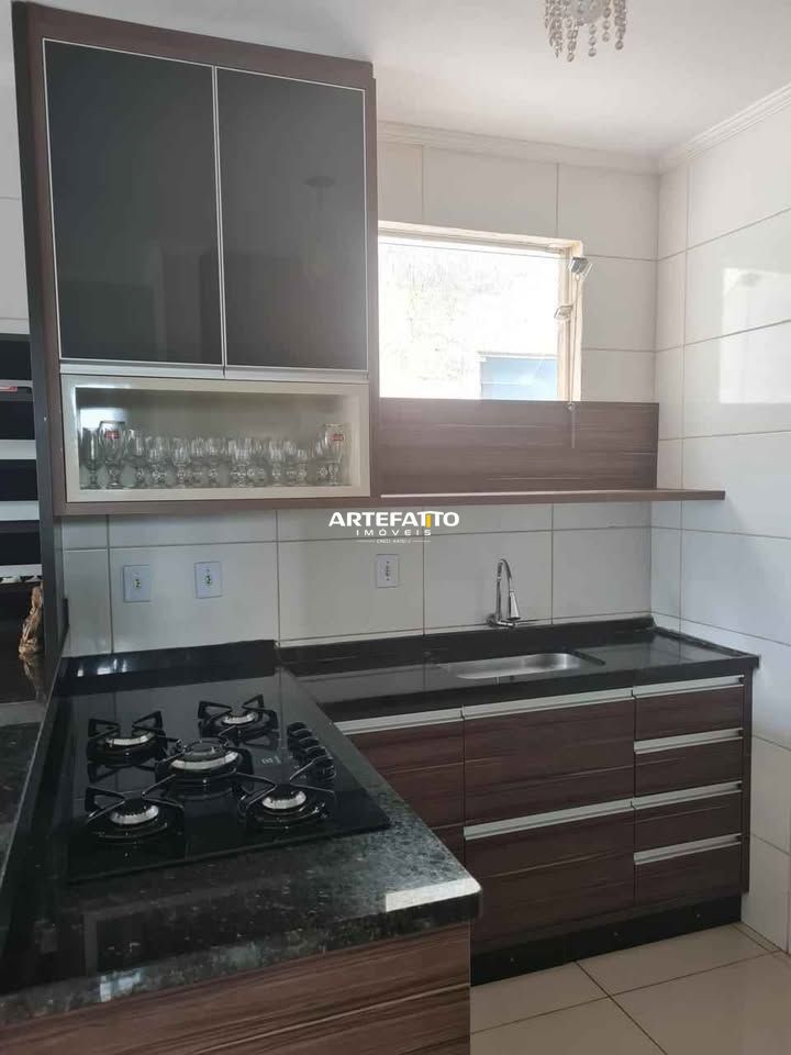  - 
				Apartamento com 2 dormitórios no bairro Jardim Veneza
			