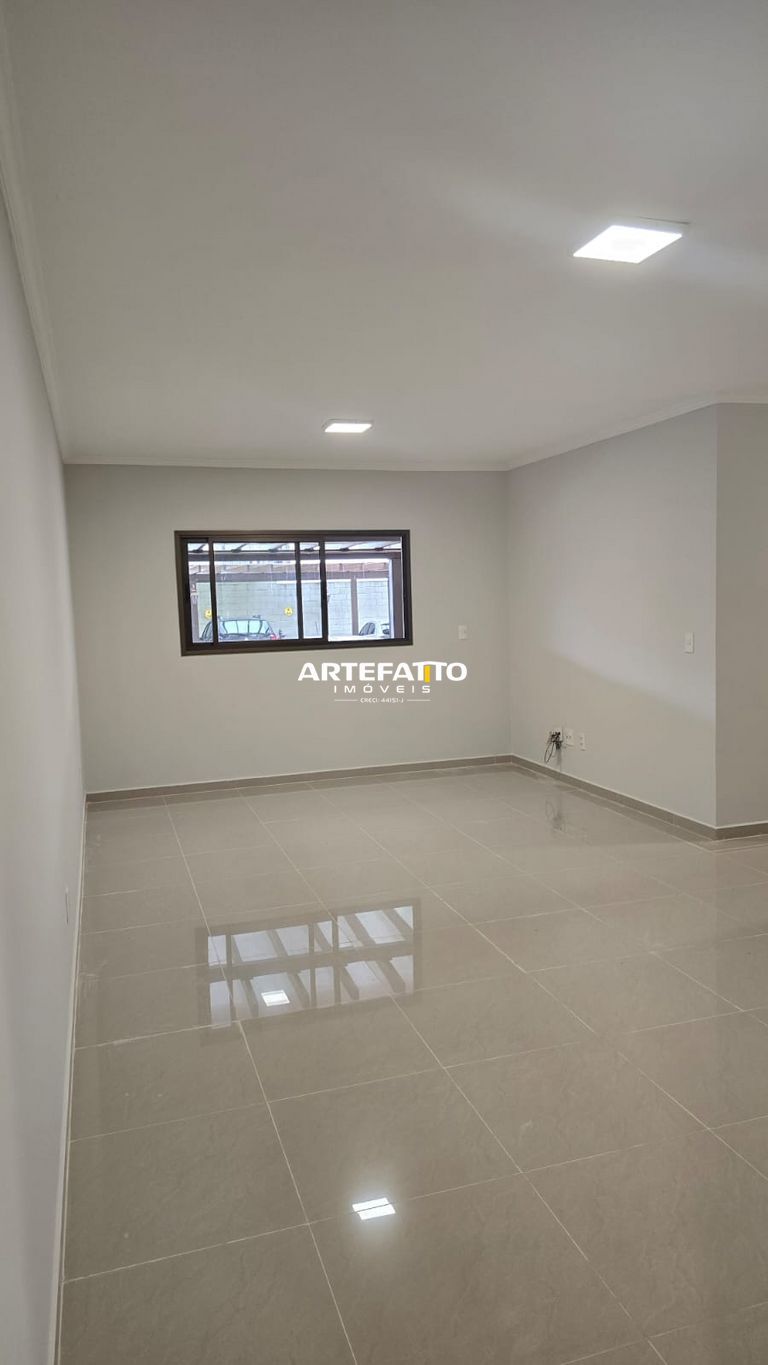  - 
				Apartamento com 3 dormitórios
			