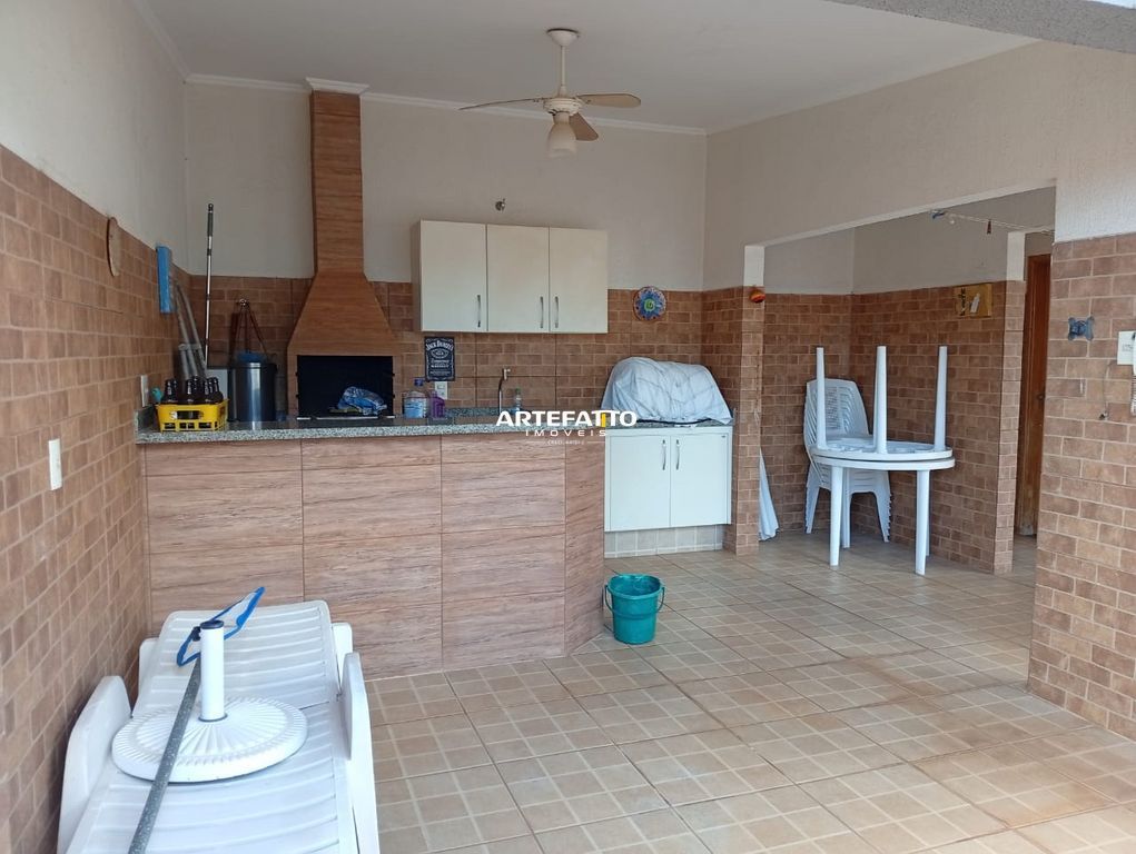  - 
				Casa Jd. Santana 3 Quartos, com piscina
			