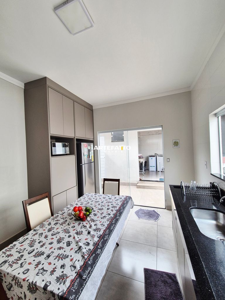 Casa à venda com 2 quartos, 136m² - Jardim Tropical,Franca 