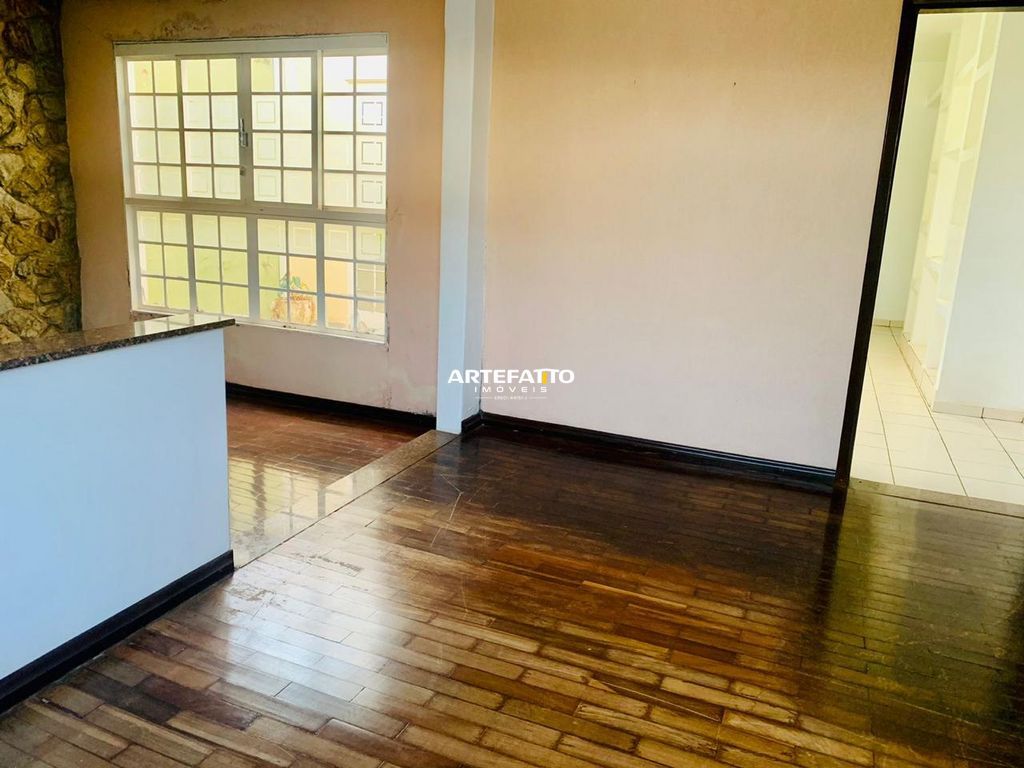  - 
				Casa com 4 dormitórios no bairro Santo Agostinho
			