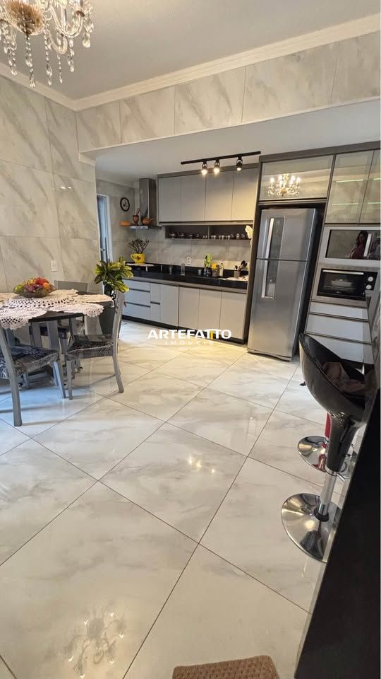  - 
				Casa com 3 dormitórios no bairro Santo Agostinho
			