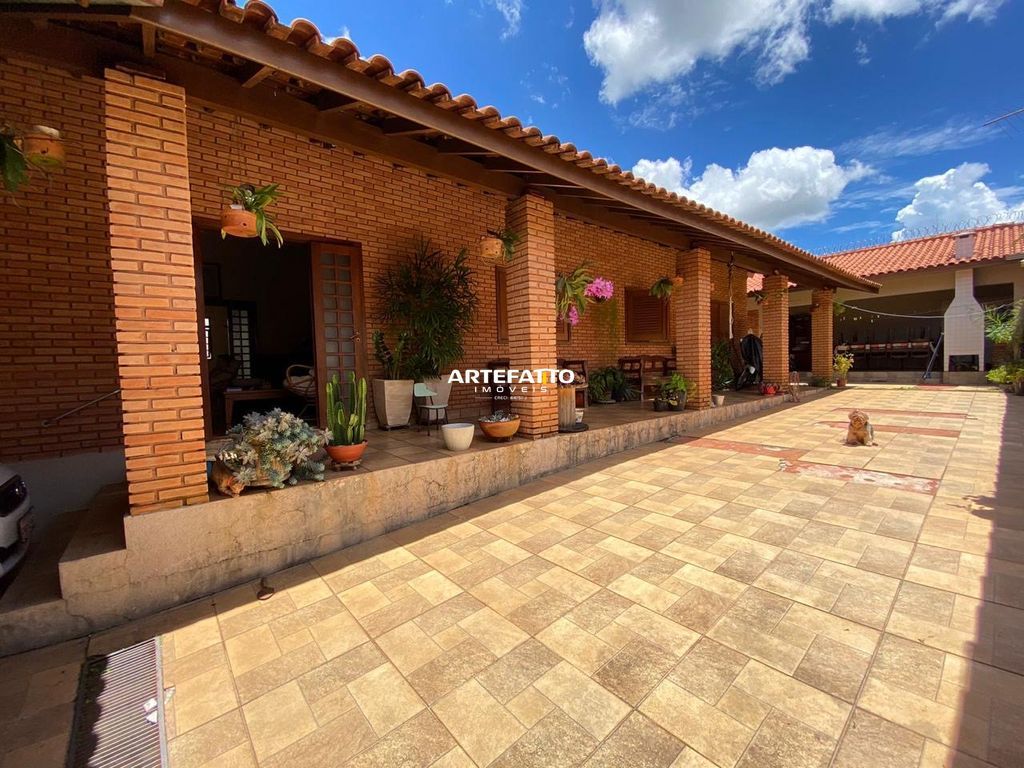 Casa à venda com 3 quartos, 248m² - São Joaquim,Franca 