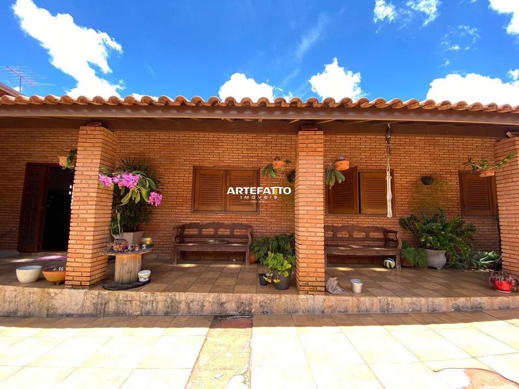 Casa à venda com 3 quartos, 248m² - São Joaquim,Franca 