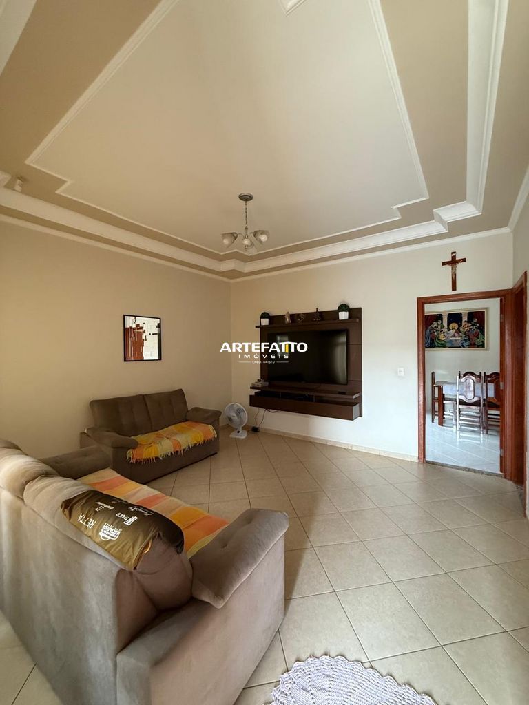 Casa à venda com 4 quartos, 220m² - São José,Franca 