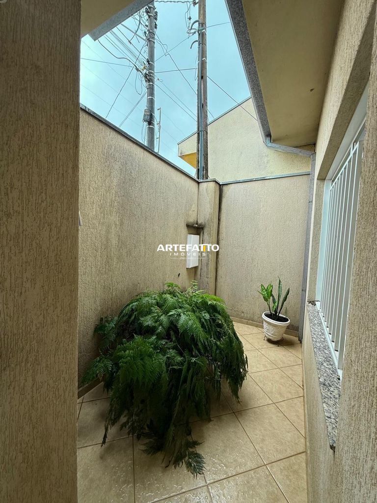  - 
				Casa com 4 dormitórios no bairro São José
			