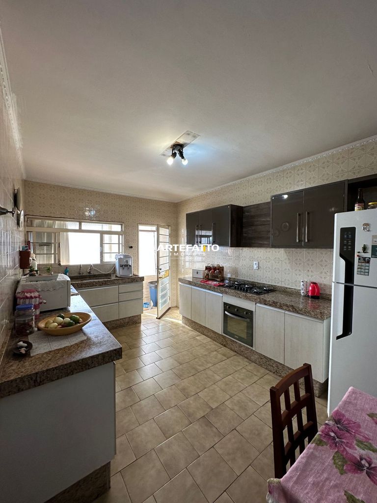 Casa à venda com 3 quartos, 206m² - Vila Industrial,Franca 