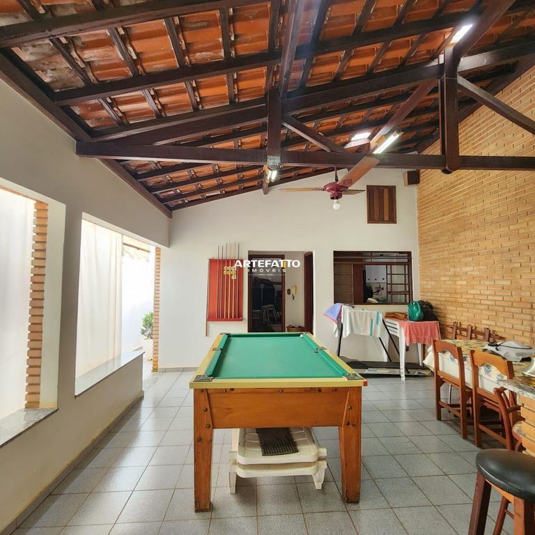 Casa à venda com 3 quartos, 234m² - Vila Santa Cruz,Franca 