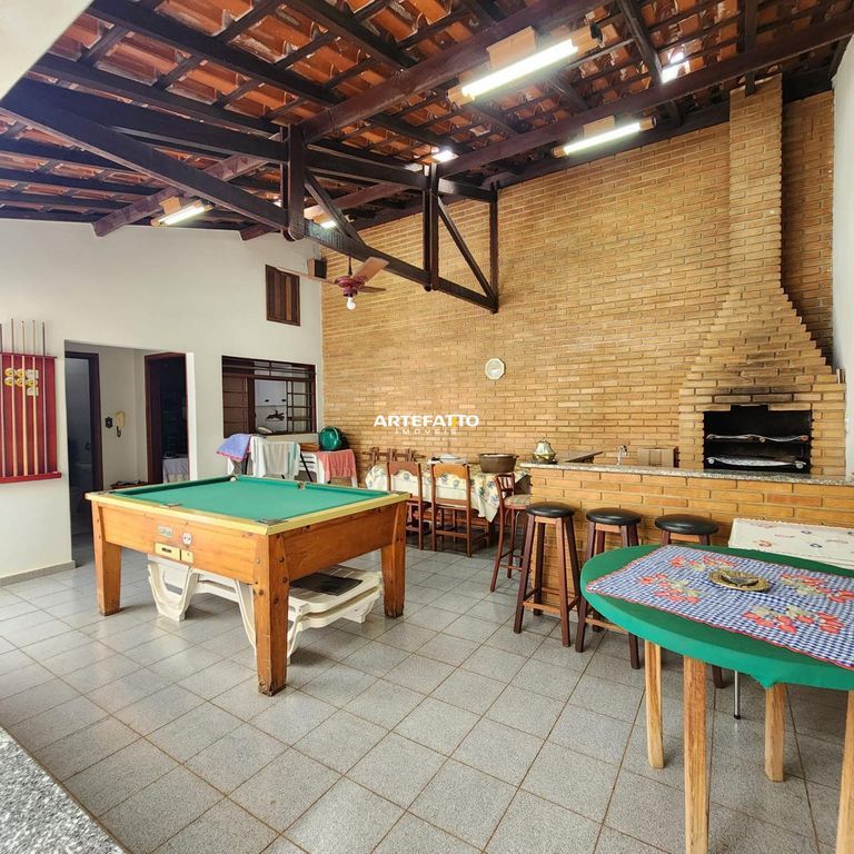 Casa à venda com 3 quartos, 234m² - Vila Santa Cruz,Franca 