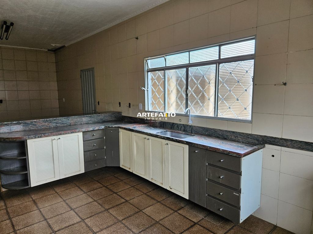 Casa à venda com 3 quartos, 144m² - Vila Santa Terezinha,Franca 