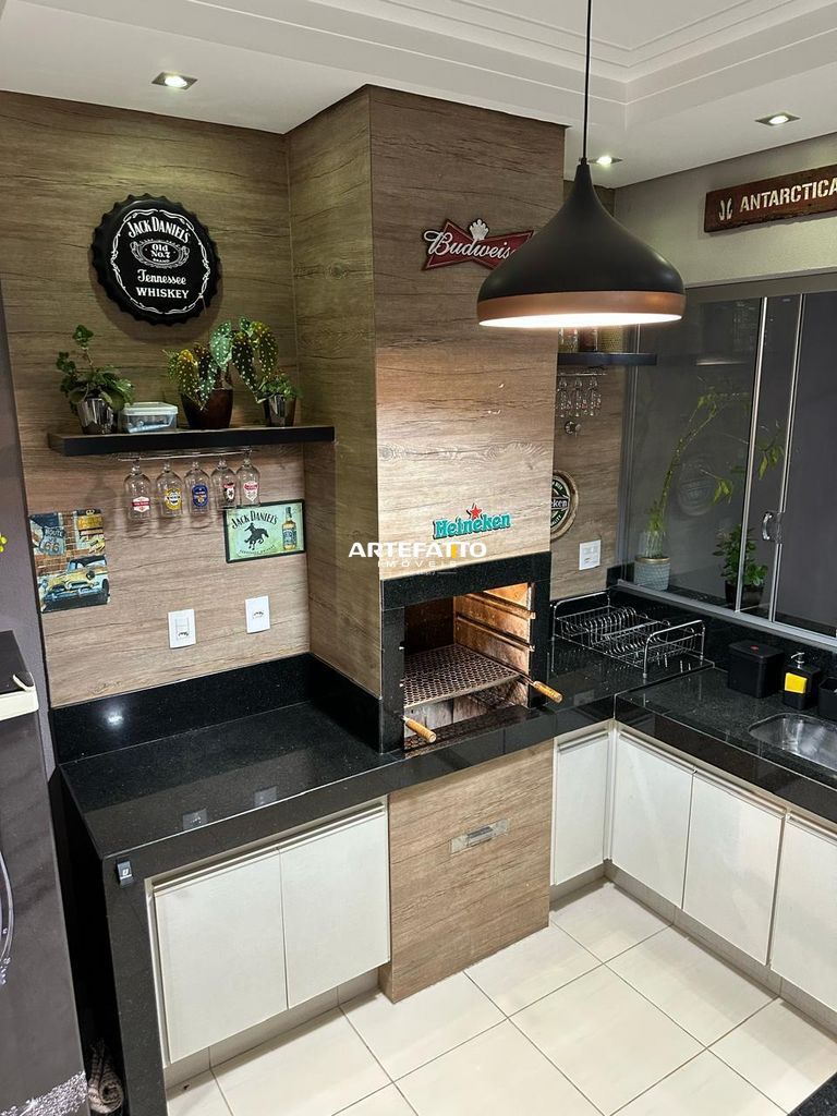  - 
				Lindo Sobrado Primo Meneguetti
			